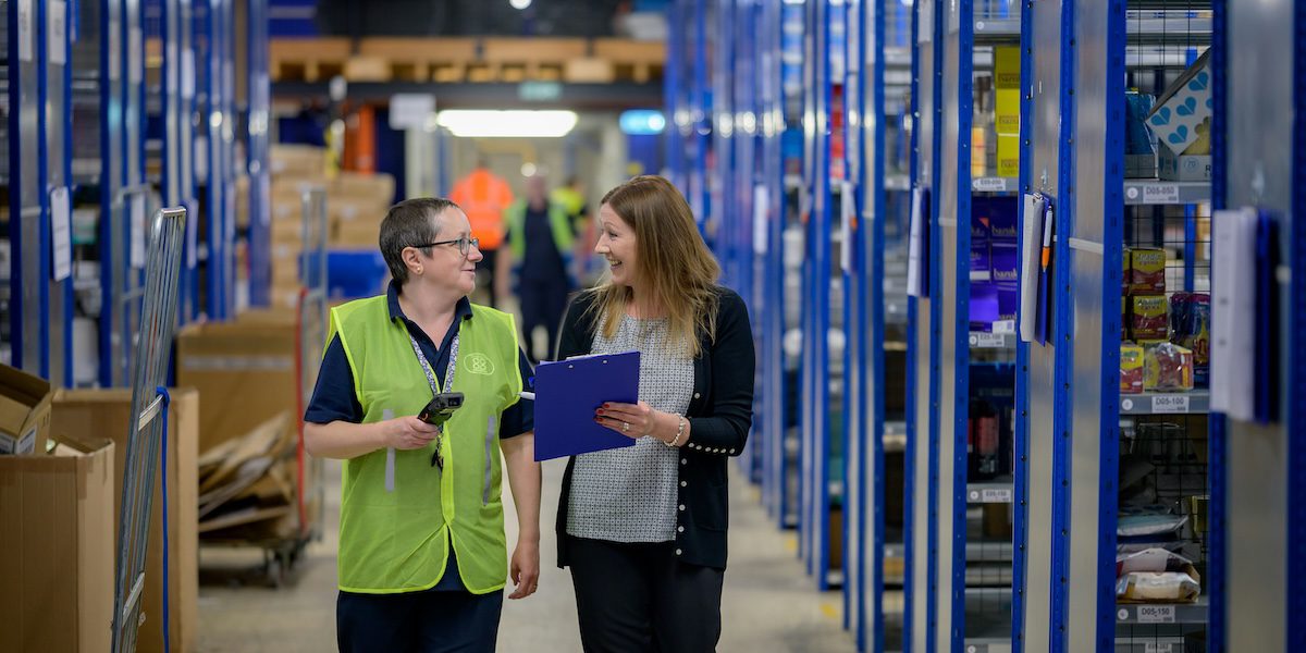 Med rätt affärssystem blir processerna smidigare – oavsett om du driver lager, e-handel eller tillverkning.