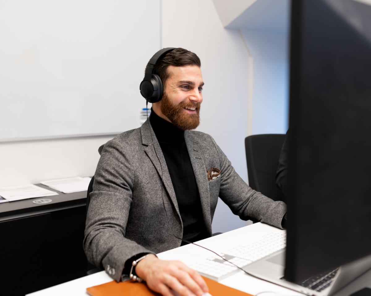 Upptäck Customer Care – skalbart NetSuite-stöd från ärenden till strategiskt partnerskap, med fokus på struktur, transparens och utveckling.