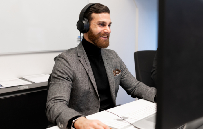 Upptäck Customer Care – skalbart NetSuite-stöd från ärenden till strategiskt partnerskap, med fokus på struktur, transparens och utveckling.