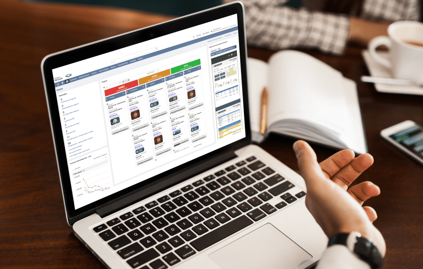 Laptop med en vy av SuiteCorners egna lösningar och tillägg som kan komplettera NetSuite.